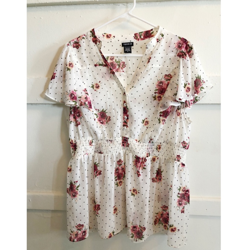 TORRID - floral print empire flutter sleeve top